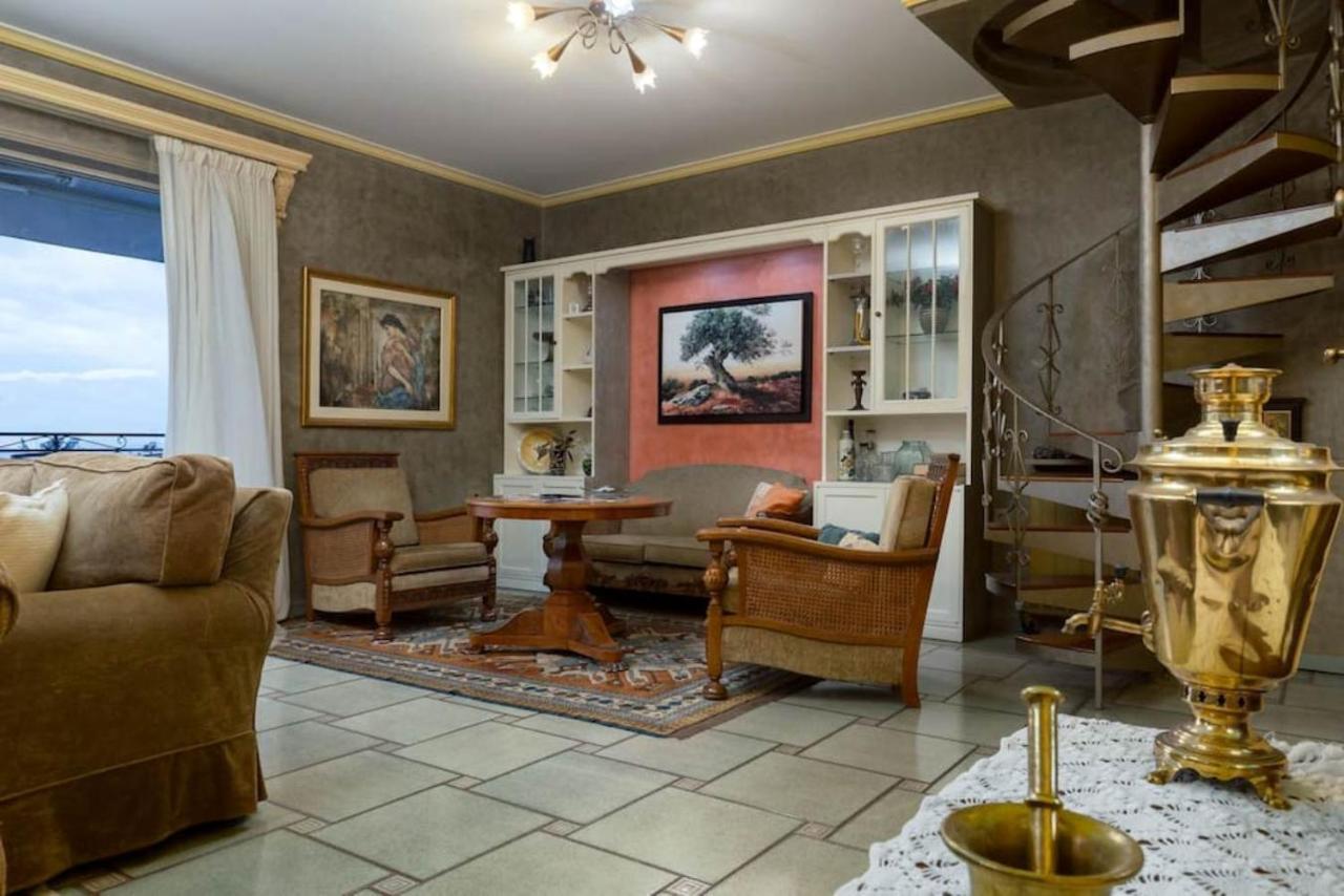165 Sm Penthouse Maisonette Apartment Athene Buitenkant foto